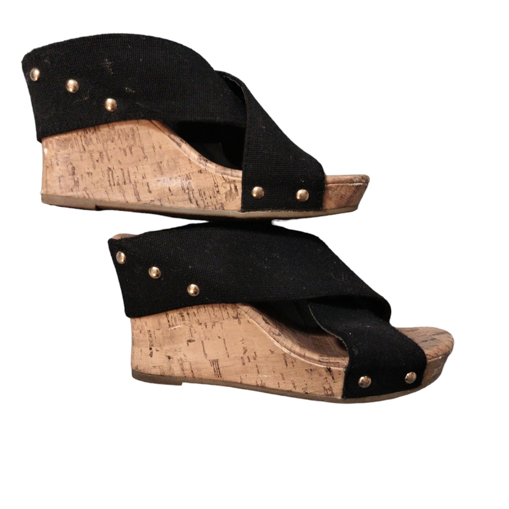 Black Wedges